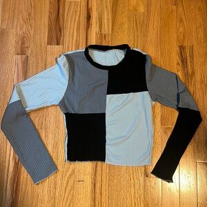Color-Block Long Sleeve Crop Top
